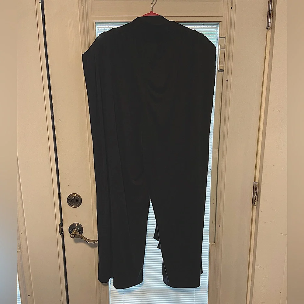 Fabletics, Beyond comfy Pants!! - Picture 1 of 4